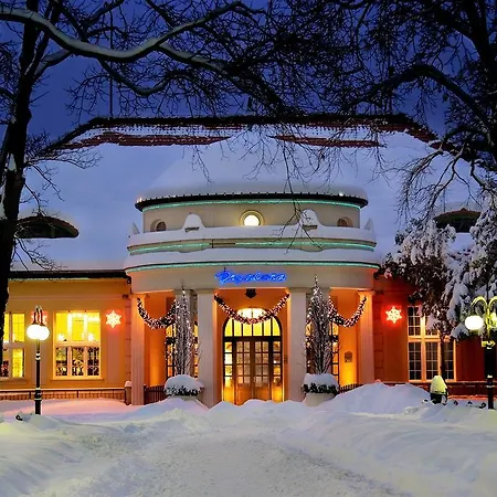 Wielka Pieniawa Semesteranläggning (resort) Polanica-Zdrój